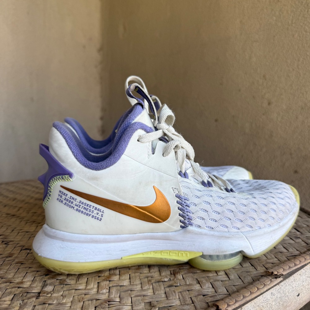 Nike LeBron Witness 5 Kids Size 5Y White Purple Gold Basketball Shoes CQ9380-102